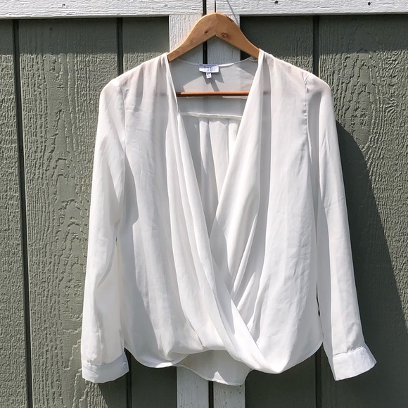 Tobi White Chiffon Top - Picture 1 of 5